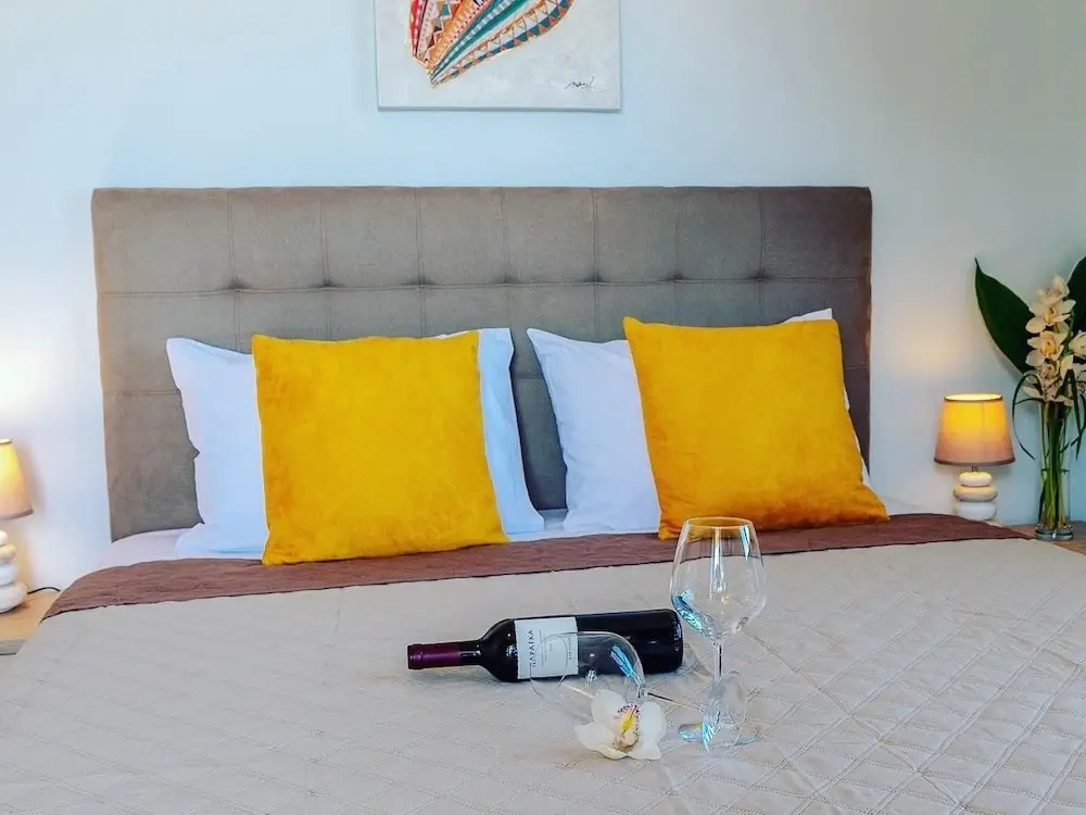 Dimi Seafront Partment by Rentals Pro