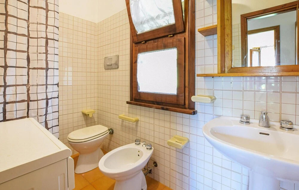Stunning Home in Cannigione With 2 Bedrooms