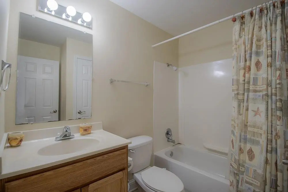 Oak Shores-Oak Shores Studio 29