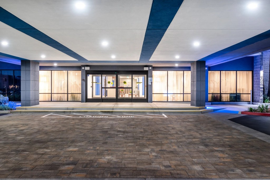 Holiday Inn Express & Suites Santa Ana - Orange County by IHG