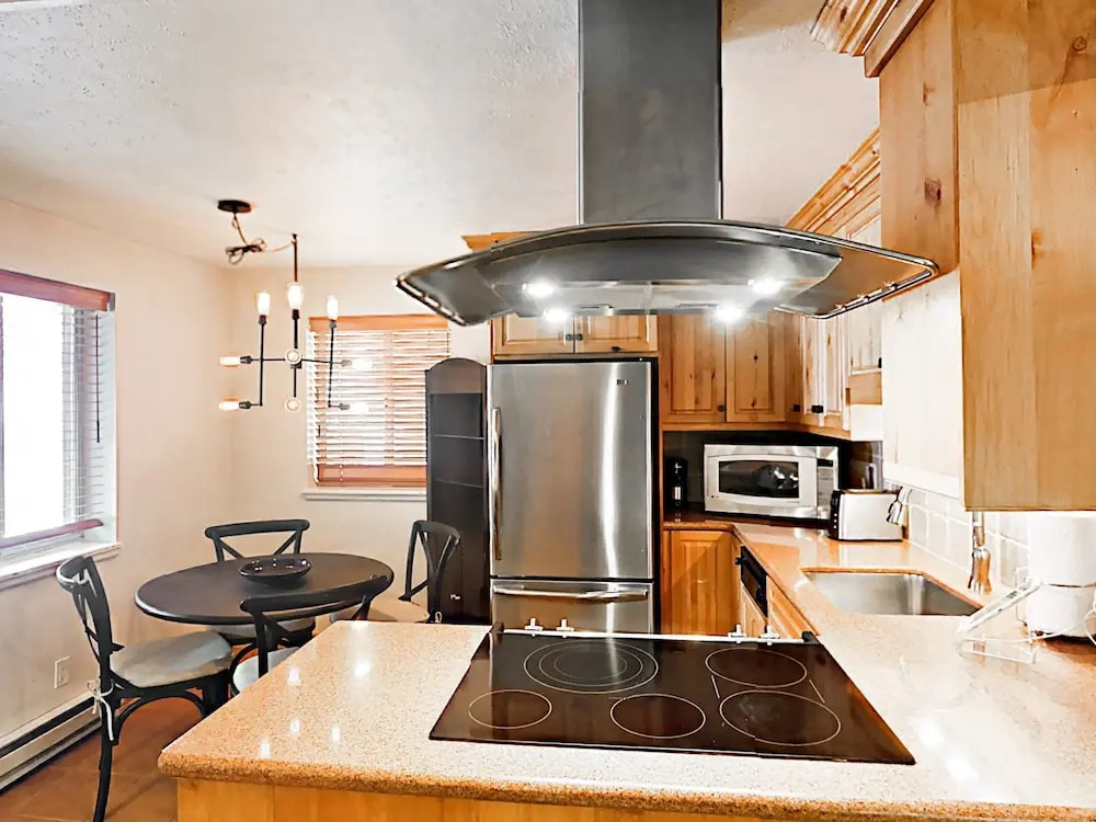940 Waters Ave Condo Unit 101 - 2 Br condo by RedAwning