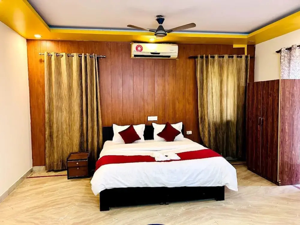 GoBravo 842 Rejoice Hotel Gurgaon