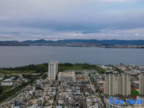 Cloud on the · Yashe B&B (Erhai Ecological Corridor Store)