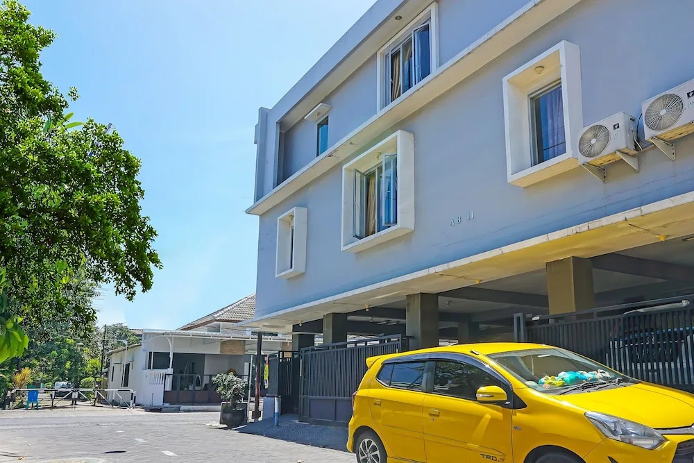 RedDoorz Syariah at Delta Sari Aloha Waru