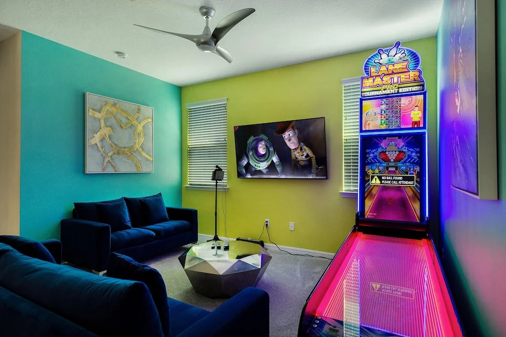 Sr013v: 9 Bed, Avengers, Frozen, Ping Pong