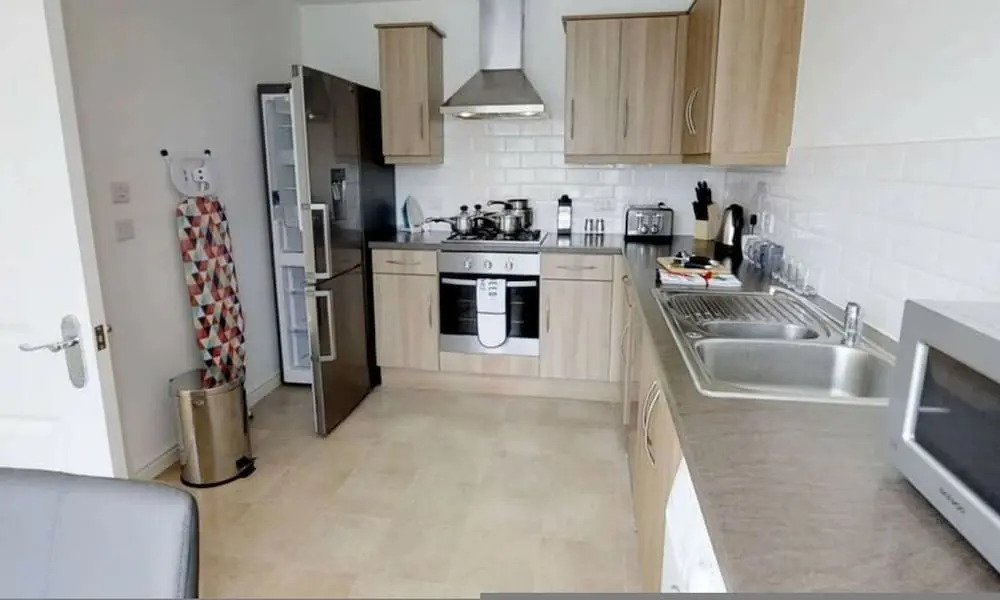 Cole Green Lane Executive Stay- Free Parking