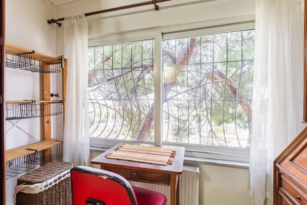 Unique House with Tree Inside near Sea in Maltepe