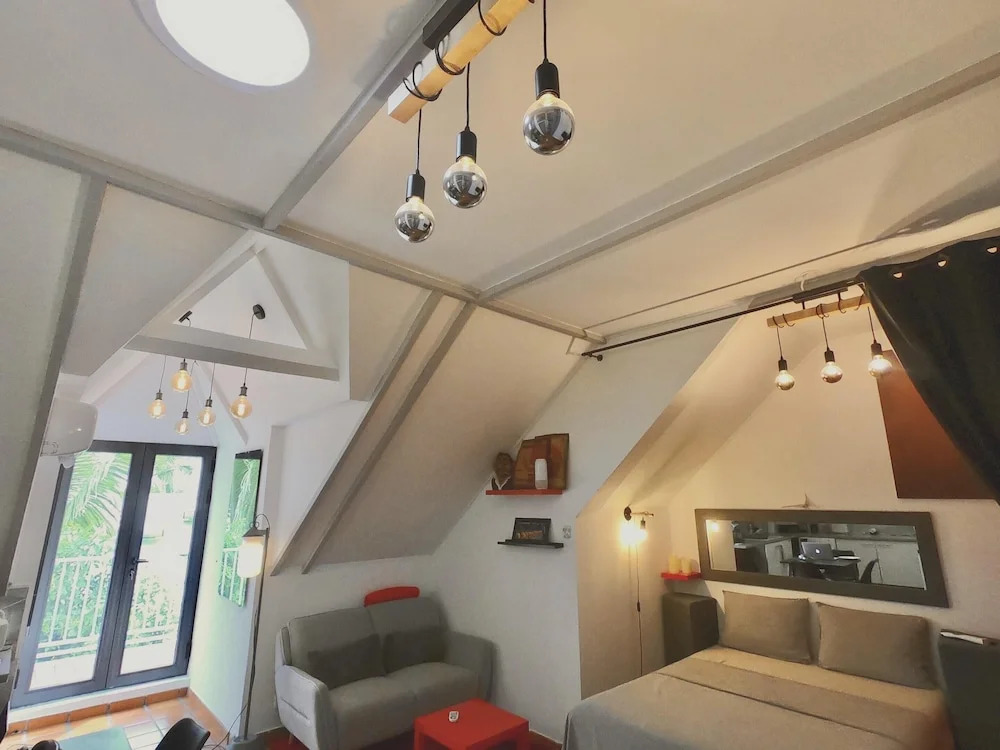 Studio in La Saline-les-bains, With Wonderful sea View, Furnished Balcony and Wifi