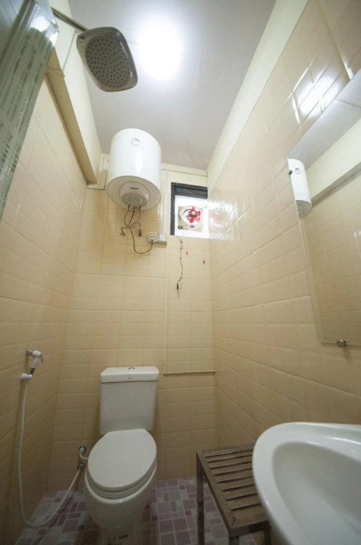 Royal Golden 81 Inn