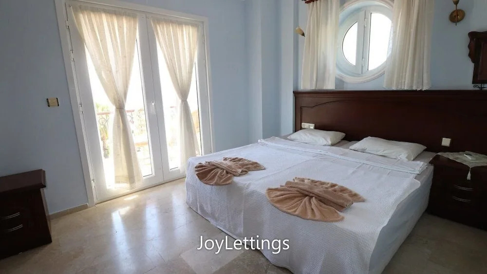 Villa FT01 by JoyLettings