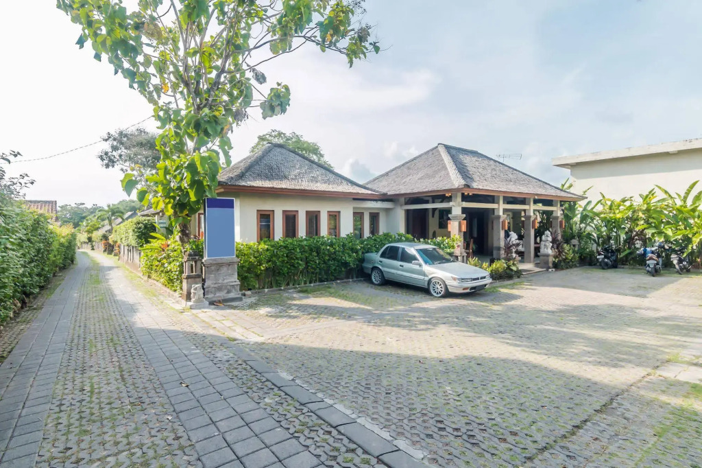 ZEN Rooms Seminyak Kuwum II