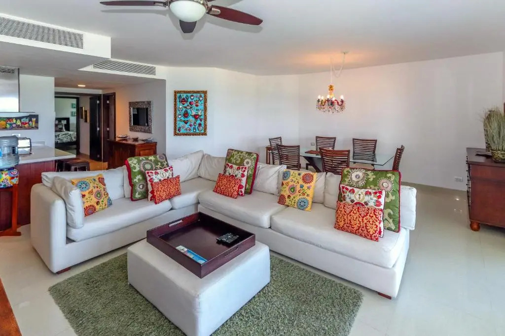 True Beachfront Condo - Corazon