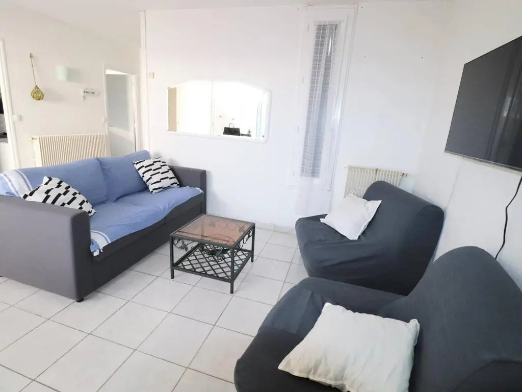 Maison Méditerranéenne 60m² avec Patio et Parking Privé, à 5min de la Plage, 3 Pièces Confortables - FR-1-307-6