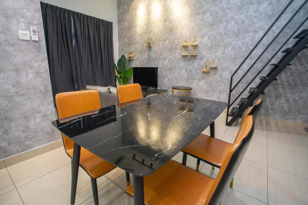 【Manhanttan Mount Austin】The Bubble Room - 6 pax