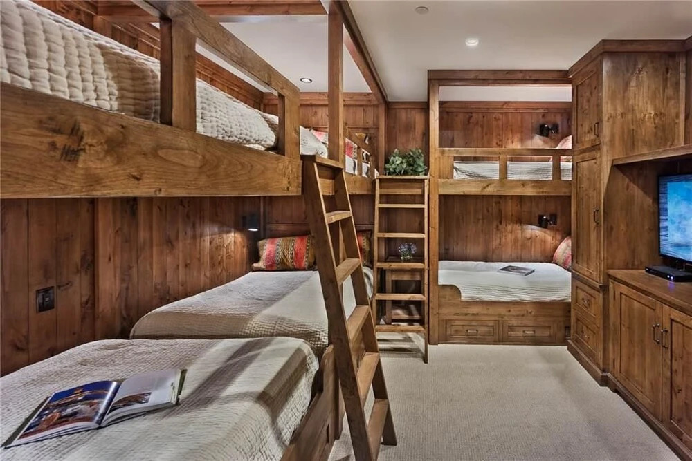 Treasure Mountain 605 4 BedroomCondo By Moving Mountains