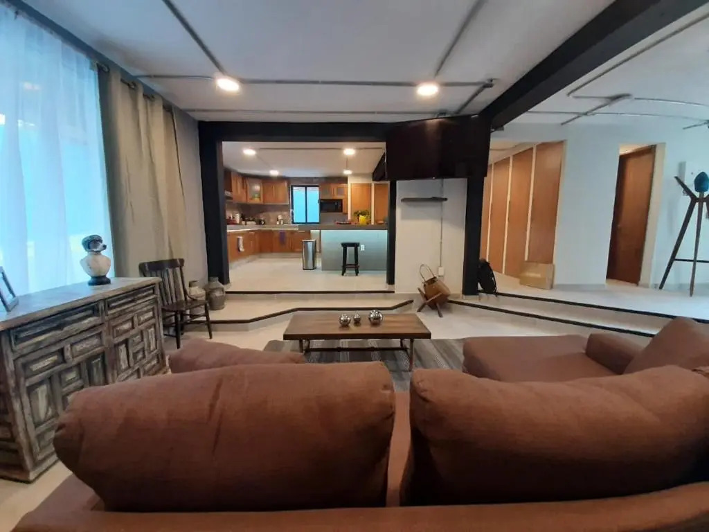 R02 LUXURY STUDIO COURAGE a 5 MIN ITESM CEM