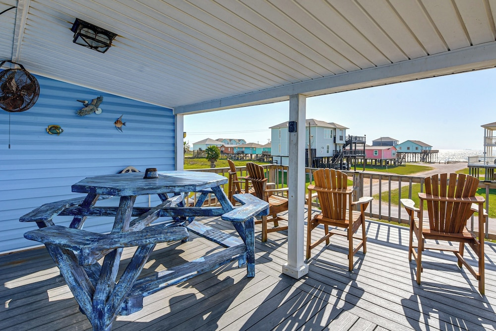 1 Block to Surfside Beach: Home w/ Deck!