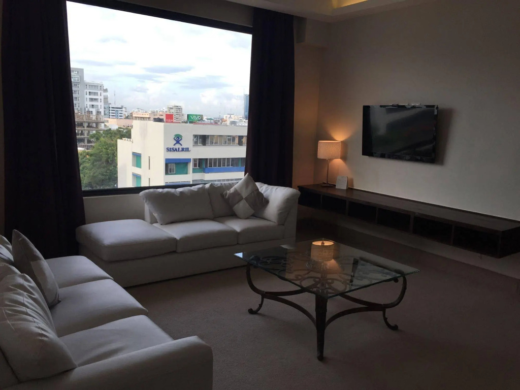 Weston Suites Hotel