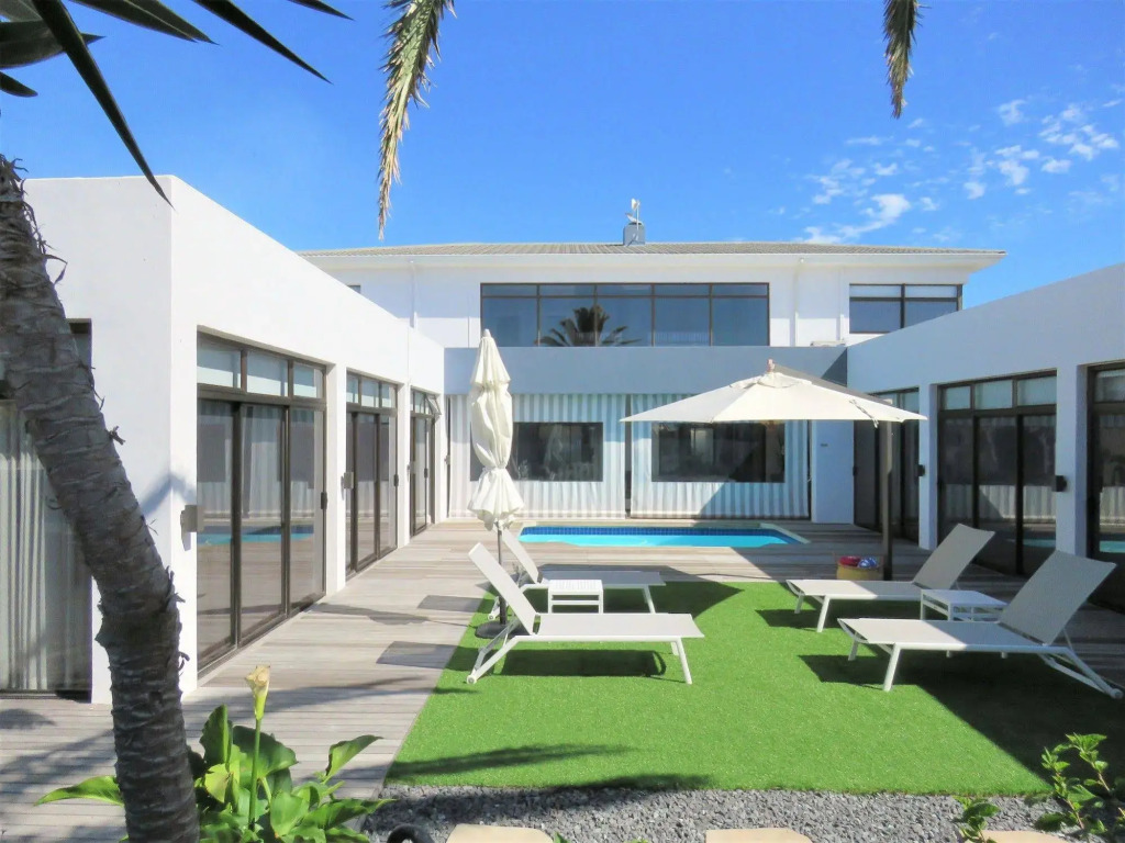 OCEAN BREEZE SUNSET BEACH - Boutique Guesthouse - Cape Town