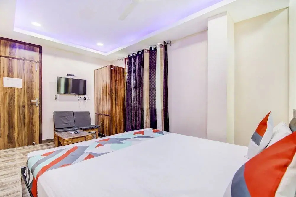 Hotel 3 Bros by Fabhotels