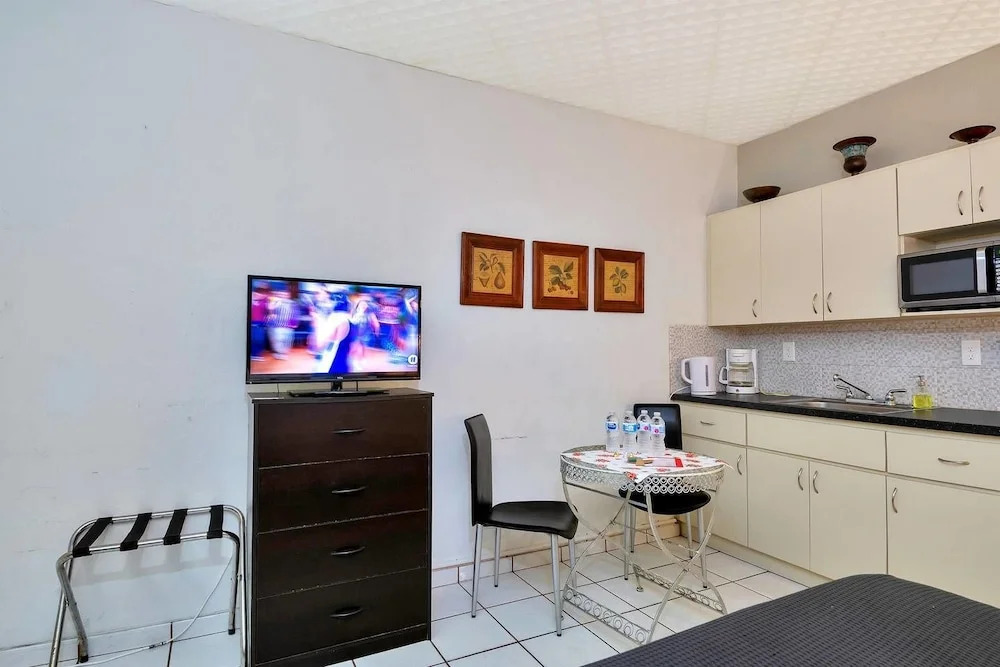 Lovely Apartment, Hallandale Beach!!!