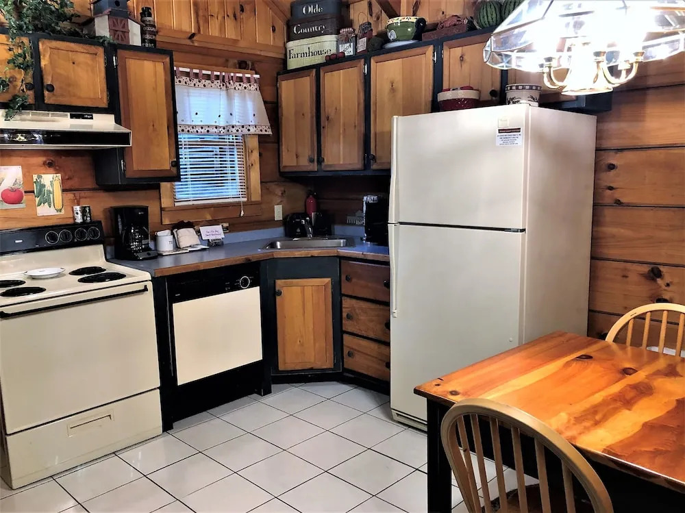 Country Charm - Studio Cabin