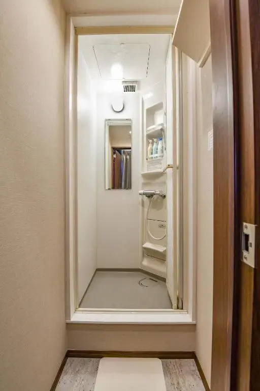 H2O STAY Ōtorii - Male Only