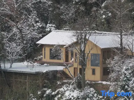 Xunzhen Mountain House