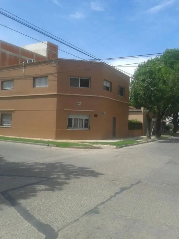 Casa centrica Luján