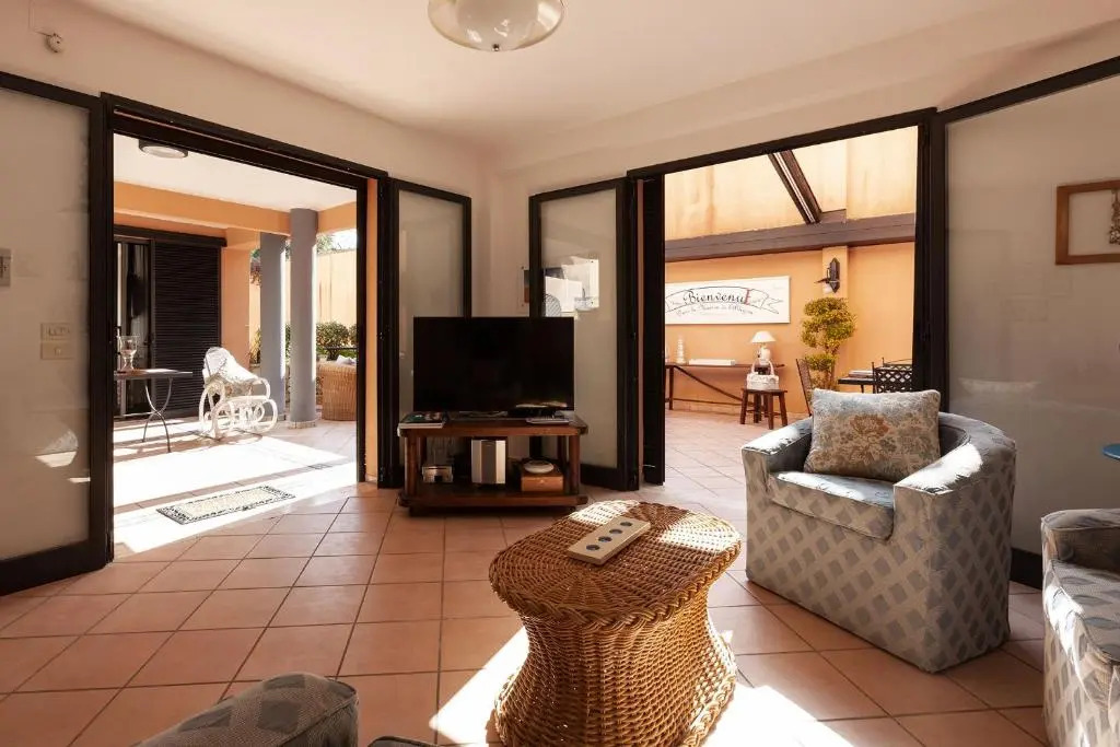 Casa sulla spiaggia di Torre Orso posti auto m222