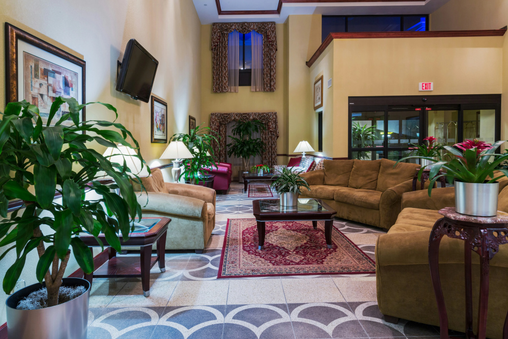 Holiday Inn Express & Suites Sebring by IHG