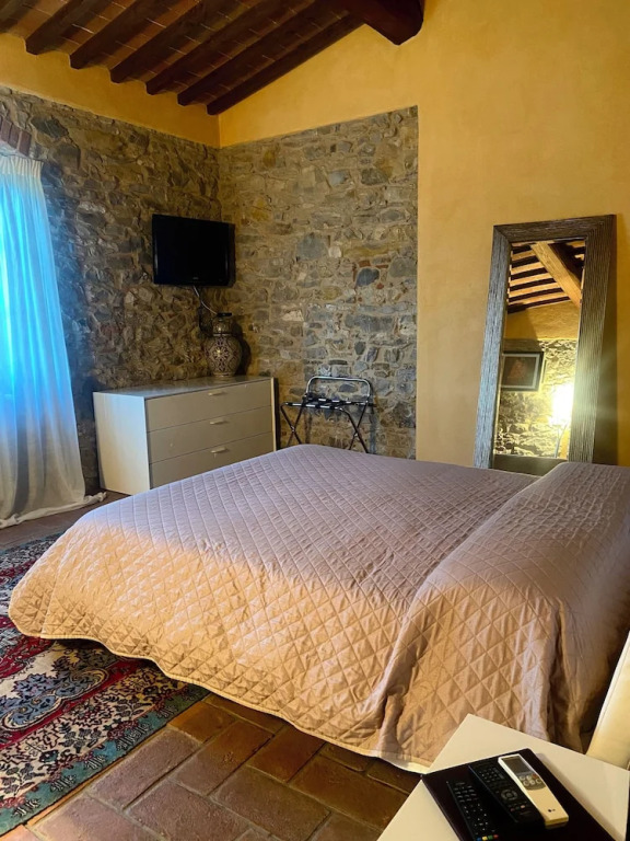 Room in B&B - Sottotono Agriturismo With Swimming Pool on Florence Surrounded by Greenery