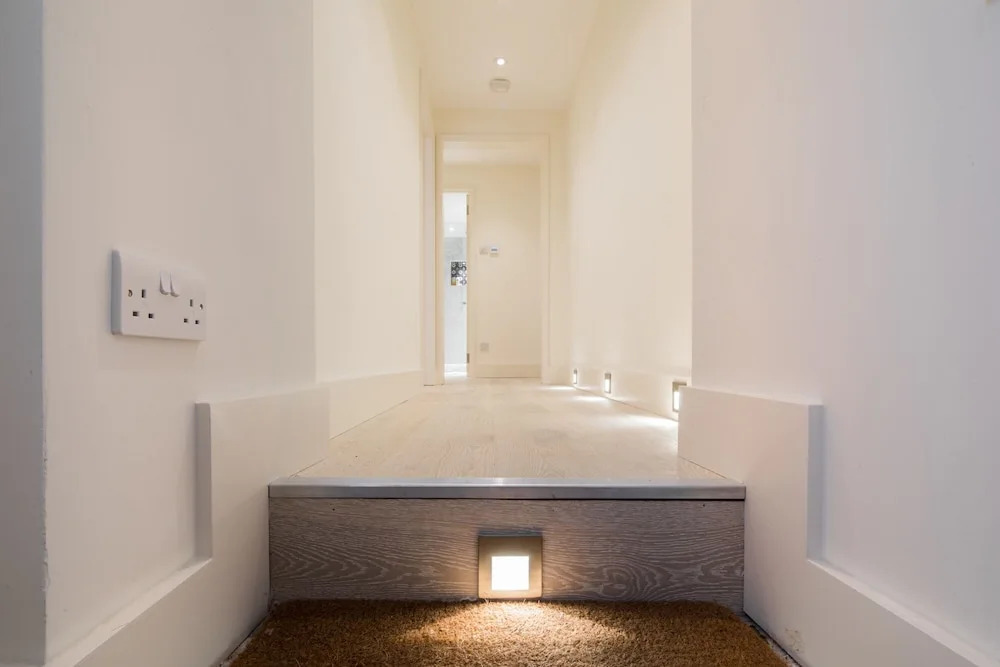 Quiet Classical/modern Designer Garden Flat