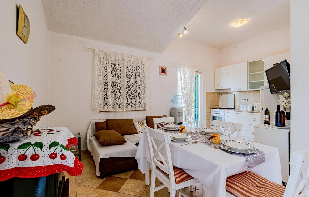 Nice Apartment in Osobljava With Wifi and 2 Bedrooms