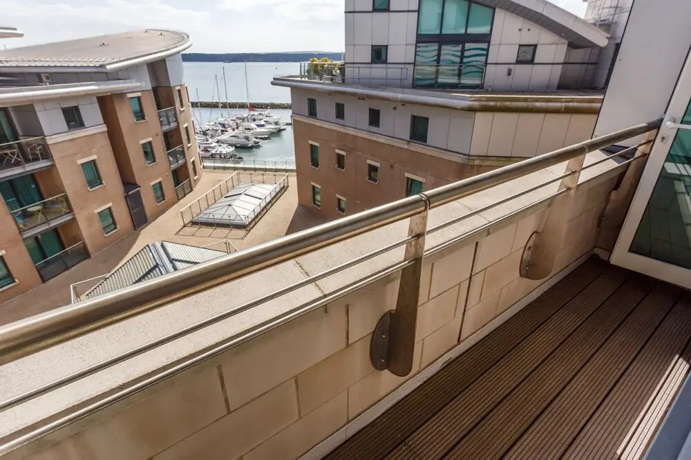 Crows Nest - On Poole Quay, Parking and Wi-Fi included