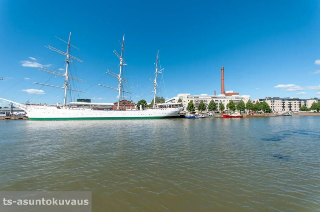 The Best View in Turku with private balcony, sauna, car park