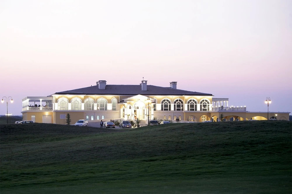 Villas at Lighthouse Golf by Parnas Estate