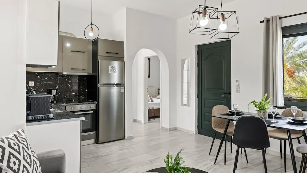 Seaside Gem near Heraklion, Villa Maros Getaway