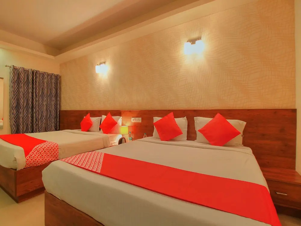 OYO 14163 Comforts Inn