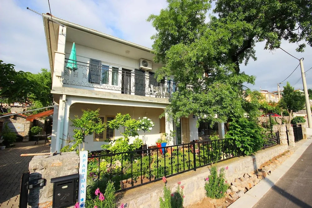 Apartment Josip