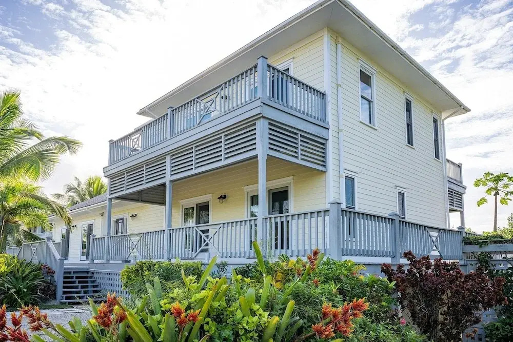Salty Dolphin 4 Bedroom Home