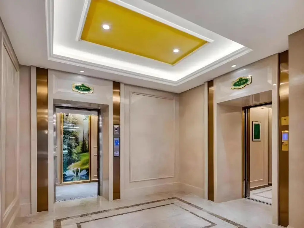 Vienna International Hotel (Urumqi International Airport)