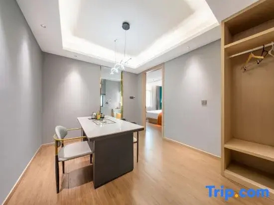 Yiwu Qimeng Light Luxury Hotel
