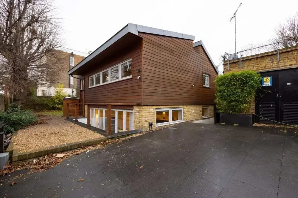 The Goldhawk Gem - Modern Bright 2bdr With Patio and Garden, London