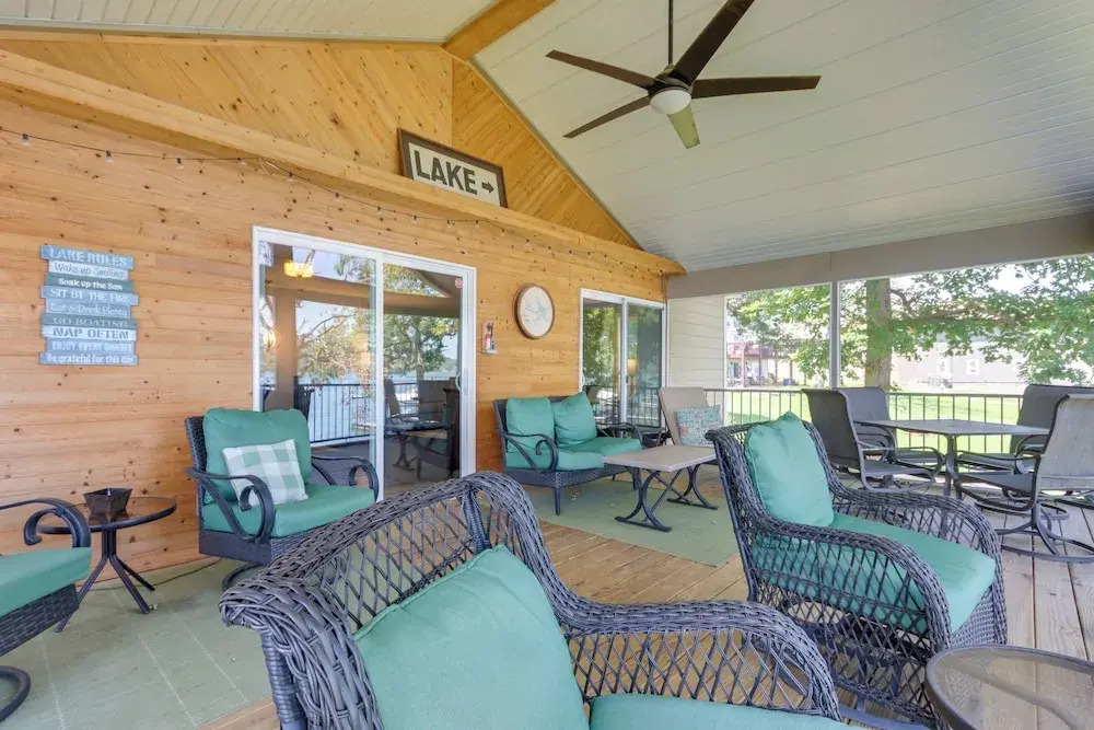 Dock, Hot Tub! Family-friendly Camdenton Haven
