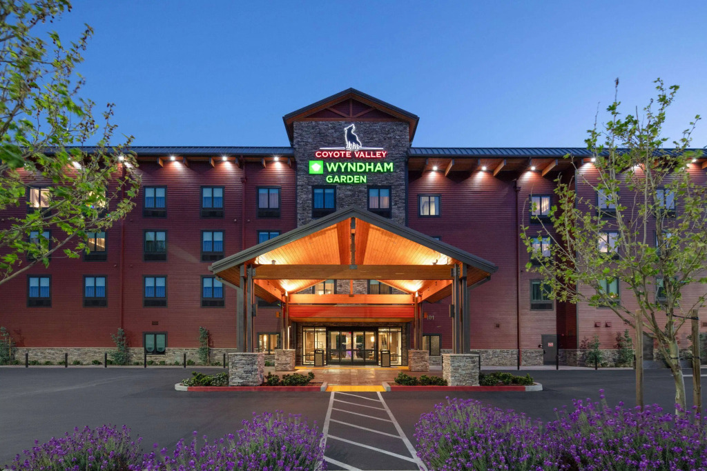 Wyndham Garden Redwood Valley - Ukiah