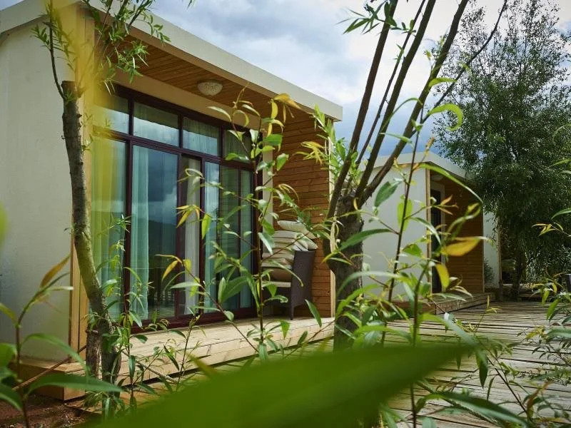 Lijiang Scenery Retreats Lake Front Villa Resort