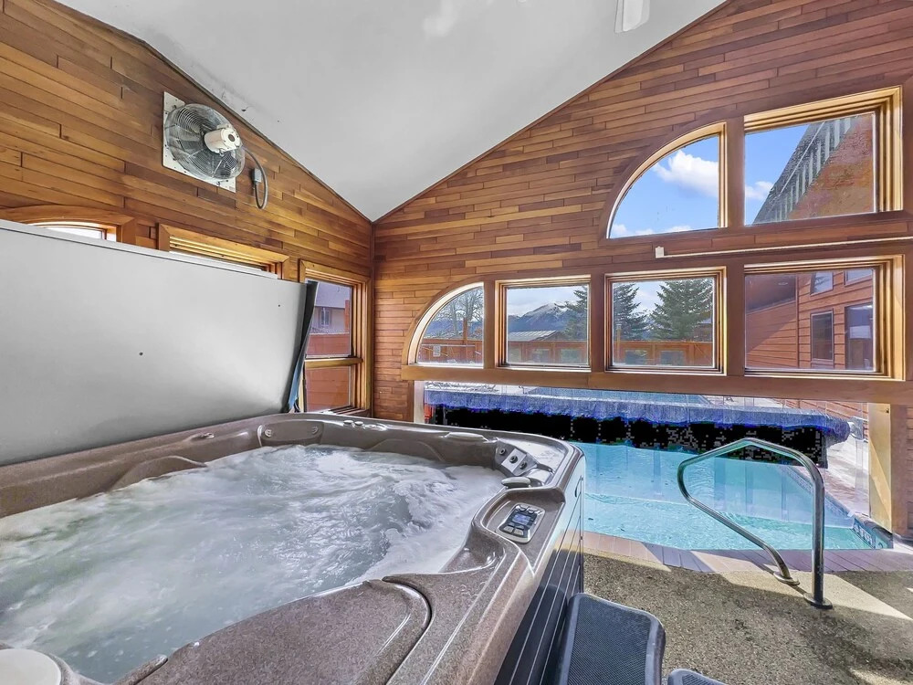 75 Corinthian 3br 3ba Spacious Layout, Private Garage. 3 Bedroom Townhouse by RedAwning