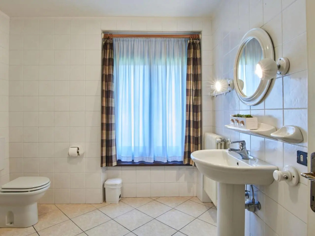 Apartment Serena - LMZ180 by Interhome