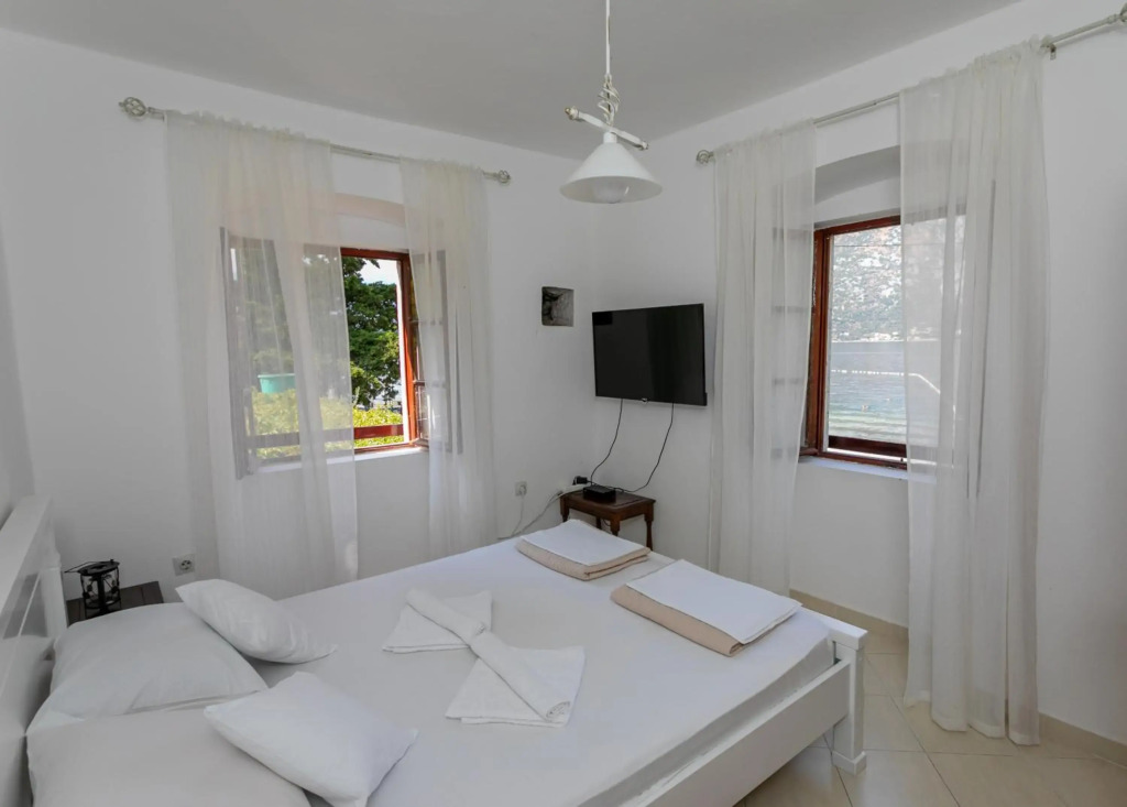 Beachfront House Jovan